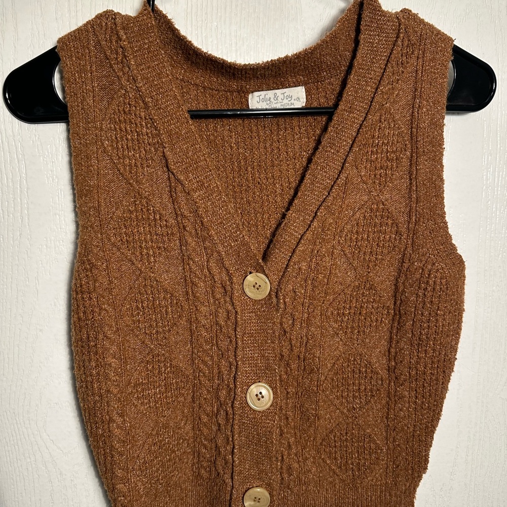 Jolie & Joy Women's Brown Knit Vest